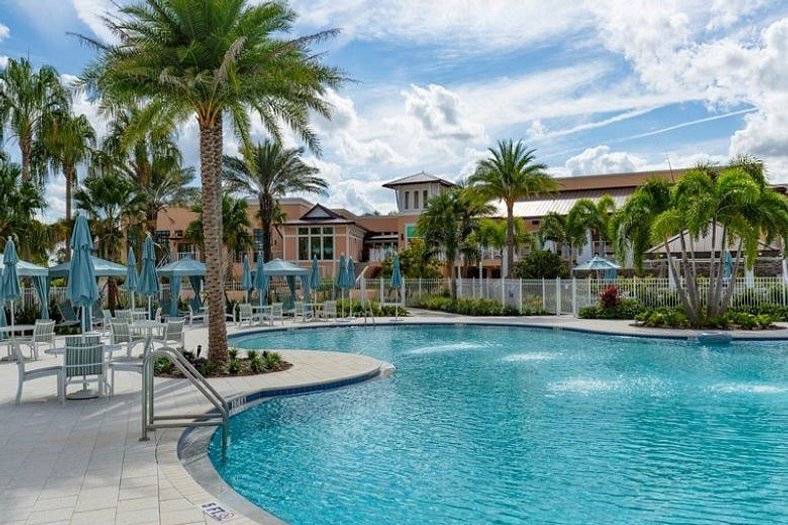 Stylish 6BR Single Family at Solara Resort