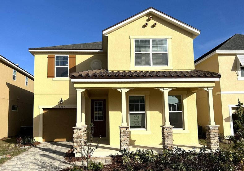 Stylish 6BR Single Family at Solara Resort